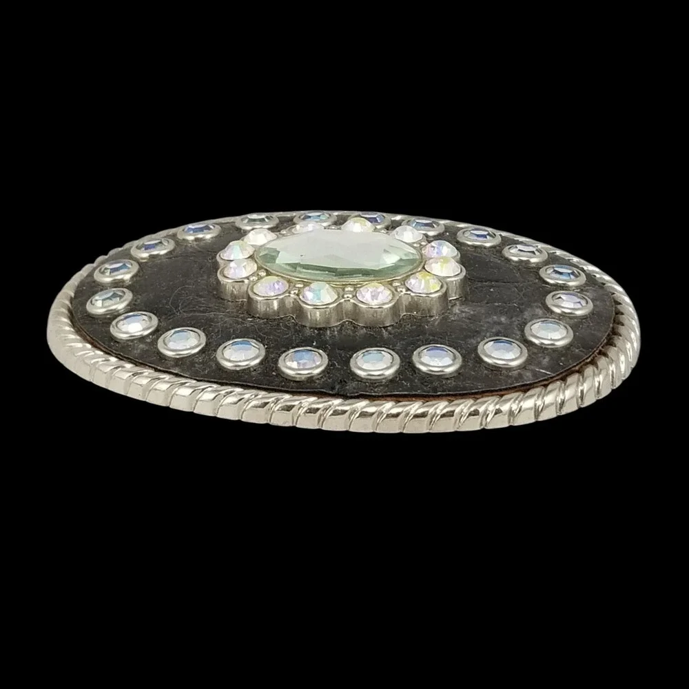 Unbranded belt buckle